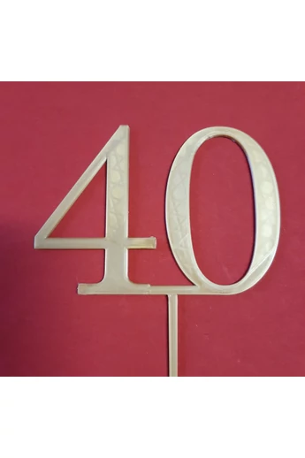 Tortadísz sziluett beszúró szám "40" arany 110x75 mm. Tortadísz sziluett beszúró szám "40" arany 110x75 mm.