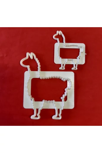 Kiszúró : műanyag,  láma,  2 db./csg. Kiszúró : műanyag,  láma,  2 db./csg.