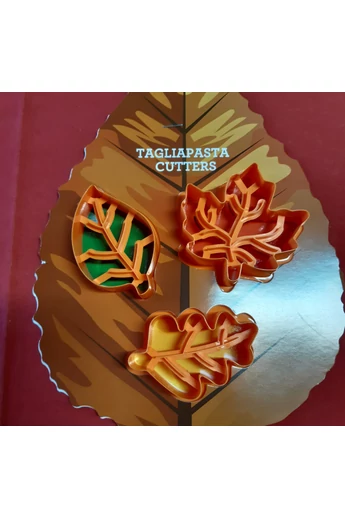 Műanyag kiszúrókészlet : levelek,  3 db./csg.